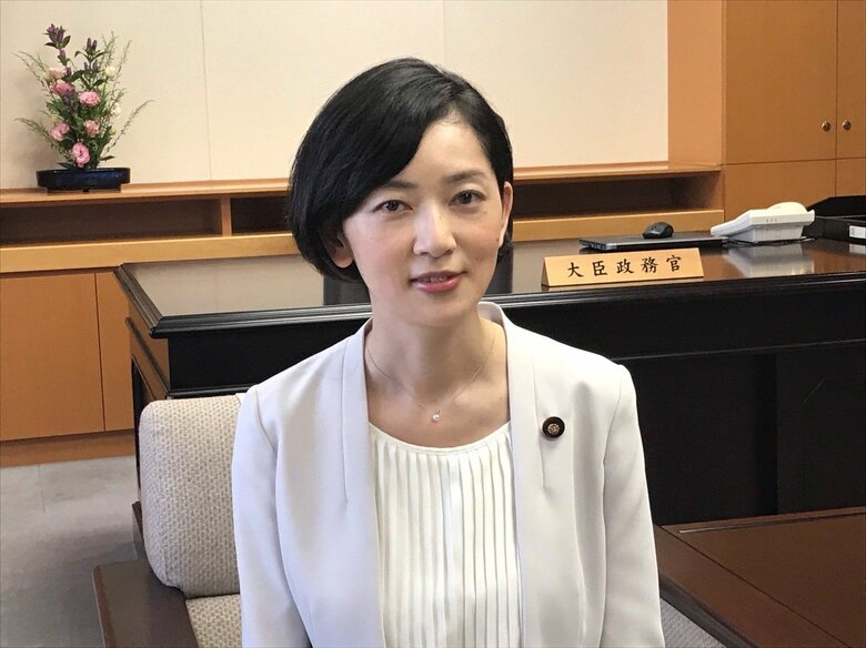 佐々木政務官はAV出演強要問題など性犯罪の根絶に取り組んできた