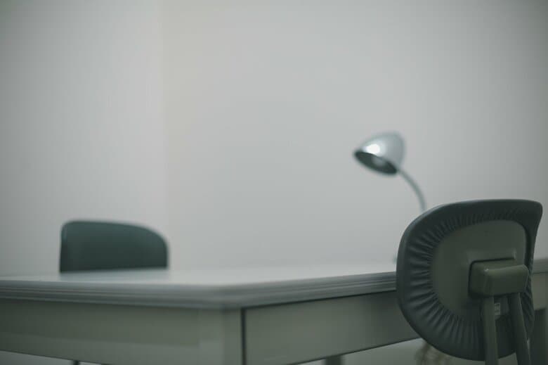 ラポール形成と呼ばれる容疑者との信頼関係の醸成がポイントになる