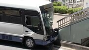 バスと乗用車が交差点で衝突　バスの同乗者1人けが　埼玉・入間市