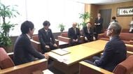 深刻化するクマ対策に役立てて　秋田矢留ライオンズクラブ、秋田市に10万円の寄付金贈る
