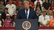 トランプ大統領「金正恩とうまくやっている」遊説で名前を2度連呼　“核ミサイル112発”にも言及