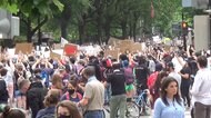 緊迫のニューヨークで外出禁止令 抗議デモ、略奪、暴力も