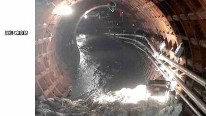 “陥没の恐れ”土砂流入のトンネル内の様子を公開　水道管の新設工事中に発生　撤去には数日かかる見通し　東京・足立区