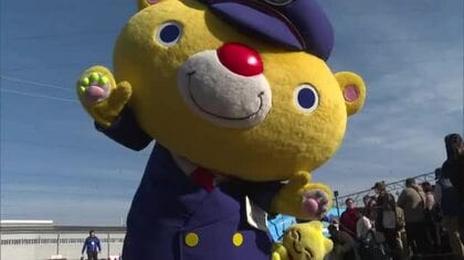 岡山市で「新幹線ふれあいデー」　連休中日に多くの親子連れでにぎわう【岡山】