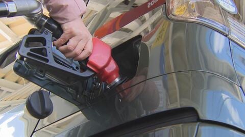 ガソリンが一夜で26円値上げ「200円」　前夜に“駆け込み給油”スタンドに長い列　客ため息「これからどうなる」　イラン情勢悪化で急騰