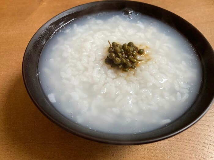 実山椒の醤油漬けで白粥にアクセント
