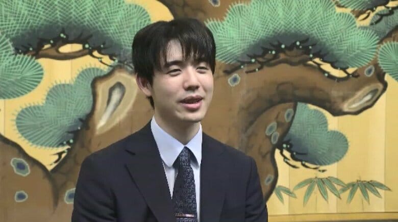 藤井聡太六冠が飯塚市を訪問　名人戦4連覇で祝勝会　嘉穂劇場を見学　福岡｜FNNプライムオンライン