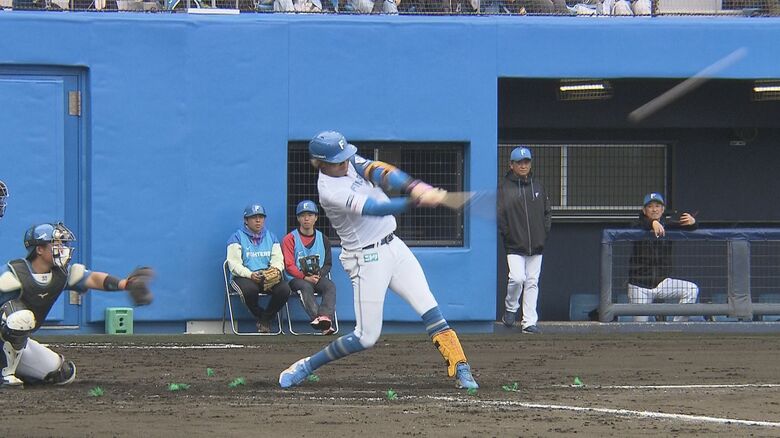 バックスクリーン右にHRを放つ水谷瞬選手