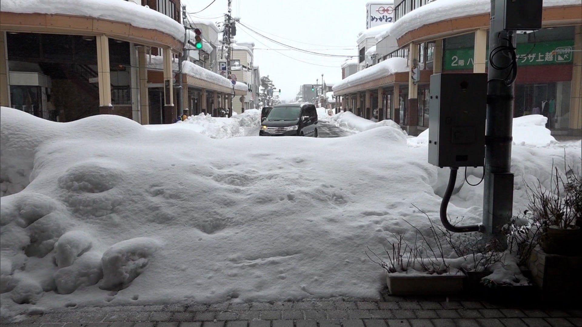 強烈寒気流れ込み日本海側で大雪ピーク…大雪だったエリアにさらに降雪　青森と秋田は局地的に積雪急増の恐れ