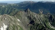 「滑って動けなくなった」北アルプス槍ヶ岳でシンガポール国籍の25歳男性が技量不足で行動不能に　周辺には残雪、アイゼンとピッケルを携行せず