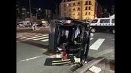 【速報】仙台駅近くの交通量多い交差点でワンボックスカーと衝突しタクシー横転　男性２人けが〈宮城〉