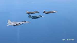 空自F-35Aと米海兵隊F-35B、日米のステルス戦闘機による共同訓練の意味