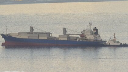 事故から9日後、防波堤衝突の貨物船を撤去　「もう限界」重油回収に追われる漁師たち…行政の対応に苦言も【福岡発】