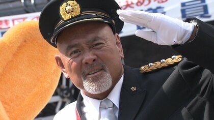 「甘い話ない」武藤敬司さん一日警察署長で“闇バイト”に喝　警視庁愛宕署