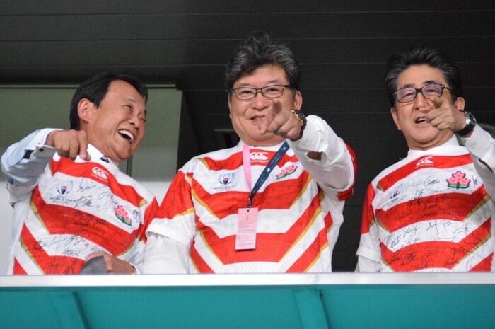 安倍氏、麻生氏らとラグビーW杯を観戦(2019年9月:萩生田氏HPより)