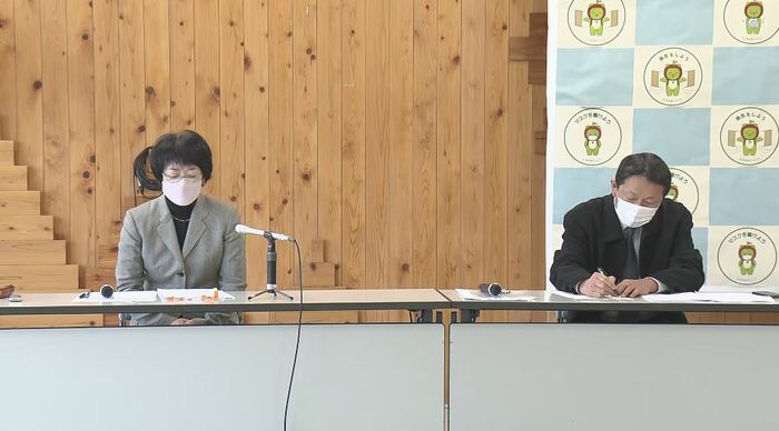 対立候補だった市村千恵子さんと支援していた茂木前町長が会見(3月8日)