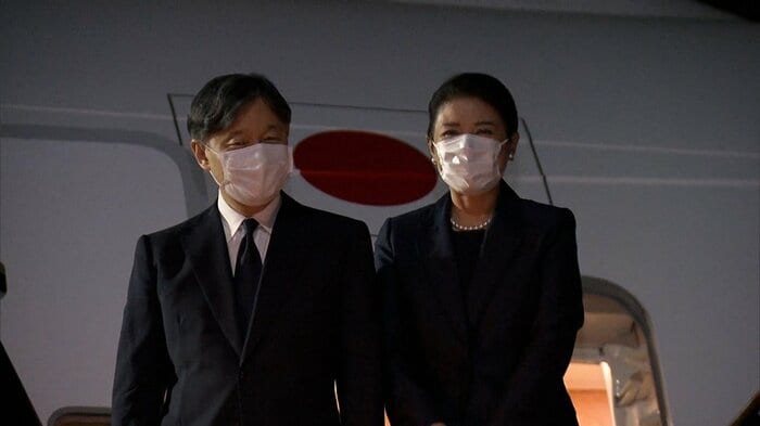 日本に向けイギリスを出発される両陛下(スタンステッド空港)