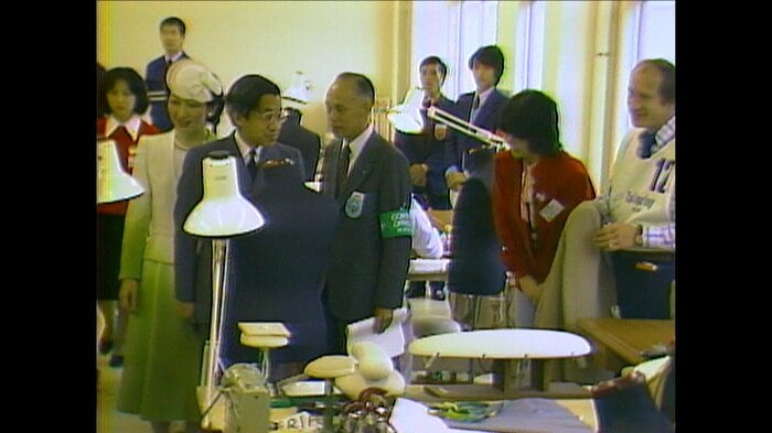 第1回大会の競技をご覧になる上皇ご夫妻(千葉市)
