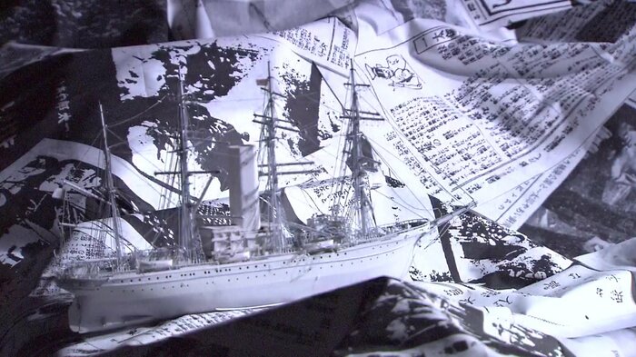海原を行く船をイメージした作品
