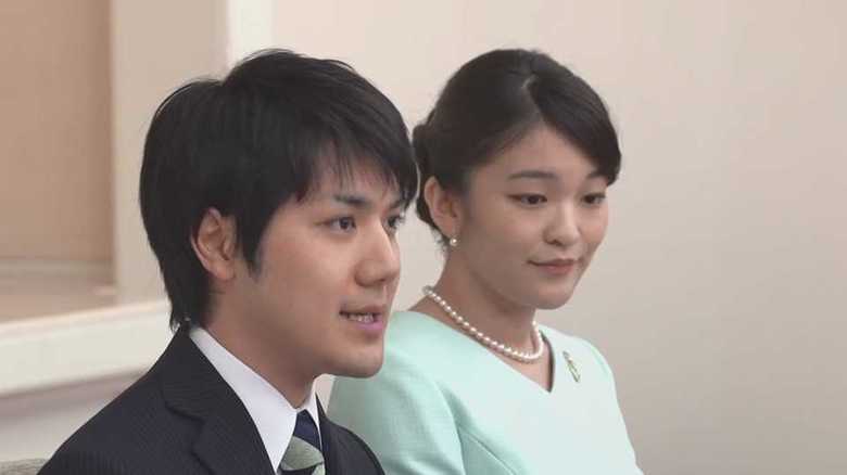 2017年9月3日に行われた婚約内定会見での眞子様と小室さん