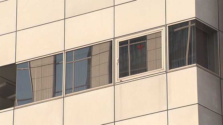 被害者の男性は、経営する会社にまで連れ回され、金庫を開けさせられたという(15日 都内)