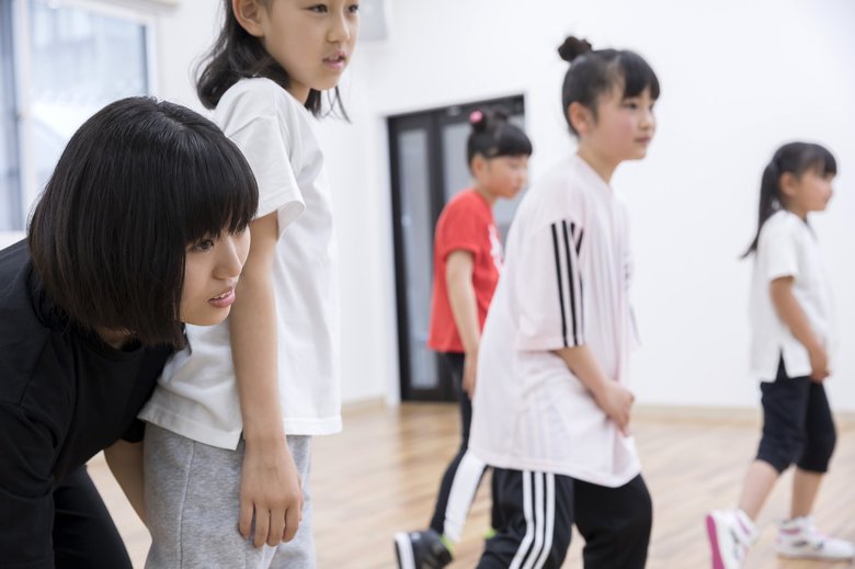 現在70~80の高校で演劇やダンスを学ぶことができる