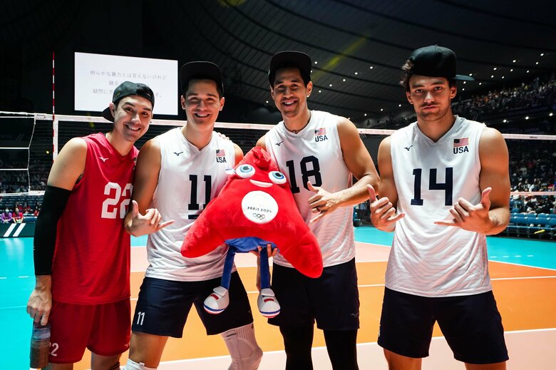 プールB・１位でパリ五輪出場を決めたアメリカ代表（写真：©️FIVB）