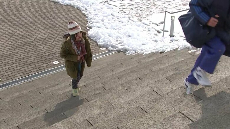 高台へ避難する智桜さん