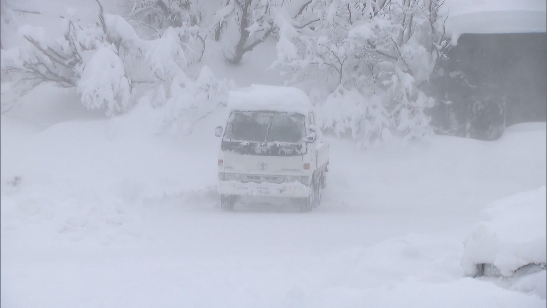 積雪149cmの青森で再び地震　東京は「目を開けていられない」強風…日曜日は雪混じりの雨も