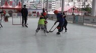 福井市のハピリンクで児童たちがアイスホッケーを体験 ミニゲームで「熱戦」も 【福井県】