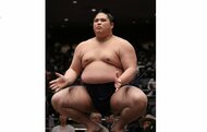 大相撲・貴源治が大麻使用 “歩きながら大麻たばこ吸った” 警察が捜査