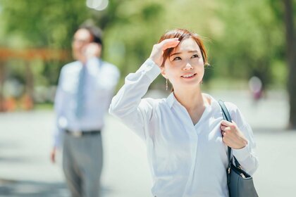 日焼け・UV対策で利用されているスキンケア・メイクは「UVカット化粧下地」!”気を使う部位”や”その他の対策方法”を調査