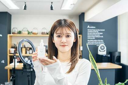 “強そう”なアゼライン酸を、お守りのような1本に。悔しさから始まった学びと新作美容液への想い