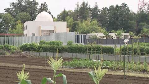 見渡す緑に白い「モスク」　申請出さず違法建築“イスラム教徒のために”　市長も怒り　撤去求める　埼玉・川越市