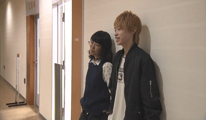 深堀さんに近況を報告する遥輝くん