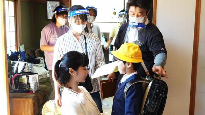 ドラマ『言の葉』では監督として演出も担う平野さん(左上)