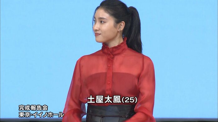 プリンセスのような豪華なドレス姿で