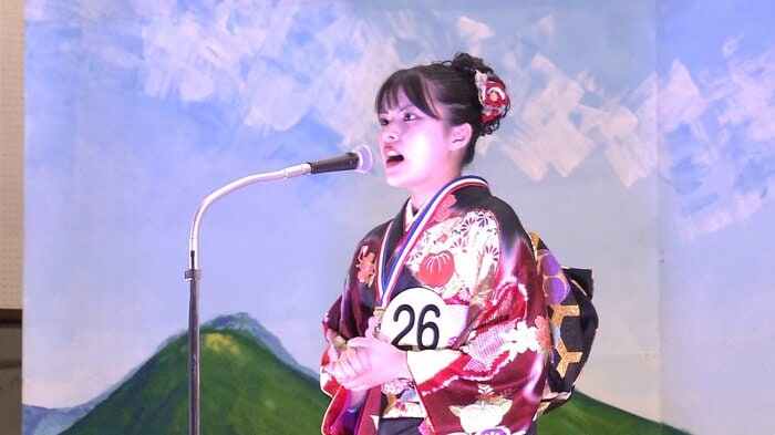 優勝につながる力強い歌声を披露した嵯峨さん