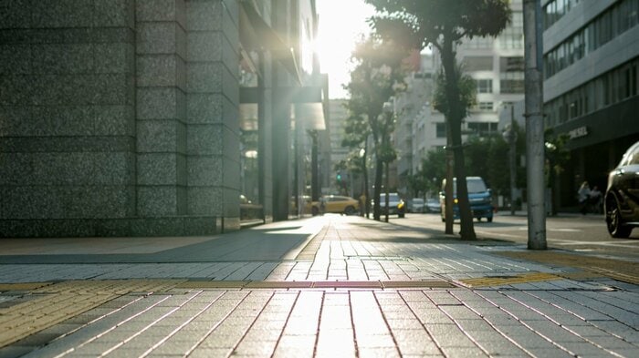 反射光などは日傘でカバーできないという(画像はイメージ)
