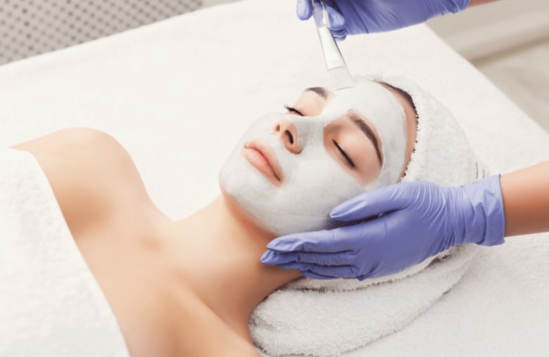 【2026年最新】年代別・美容医療のリアルな相場観を公開！平均単価から見る世代別美容トレンド