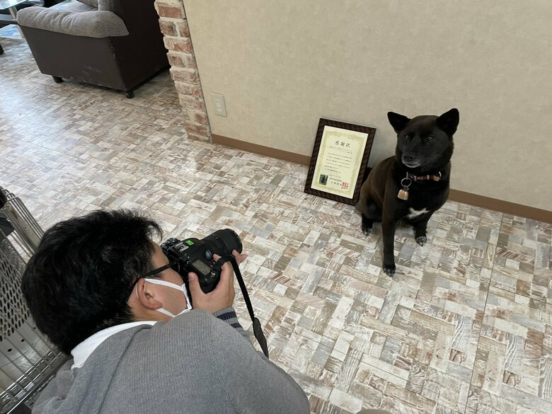 感謝状と記念撮影（提供：千葉ライディングパーク）