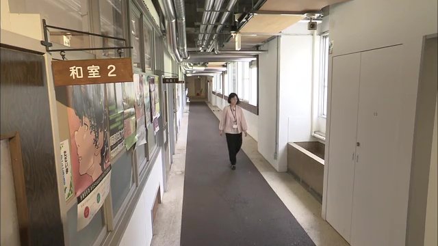 校舎の雰囲気が残る廊下