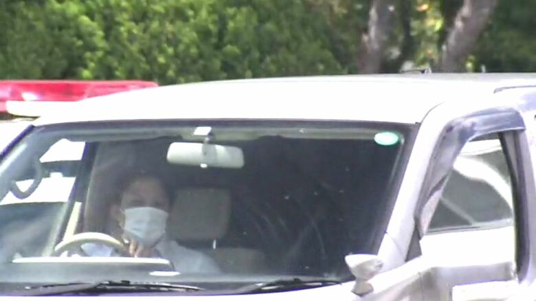 送検される元少年を乗せた車（2021年）