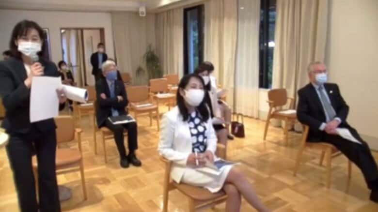 フィンランド大使館で行われた議連勉強会では活発な意見交換が行われた