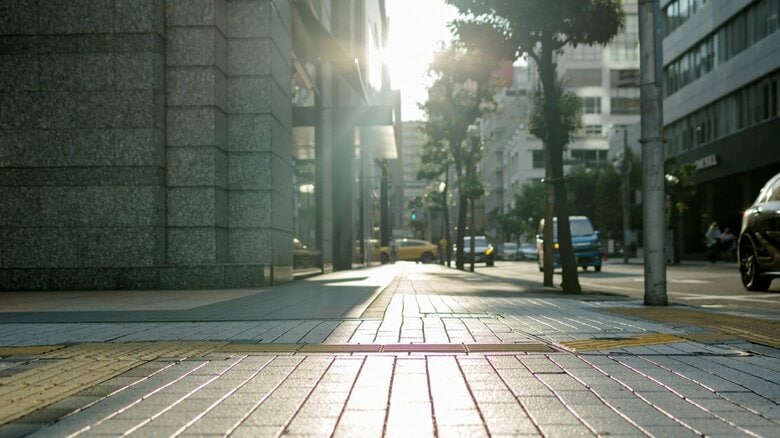 反射光などは日傘でカバーできないという（画像はイメージ）