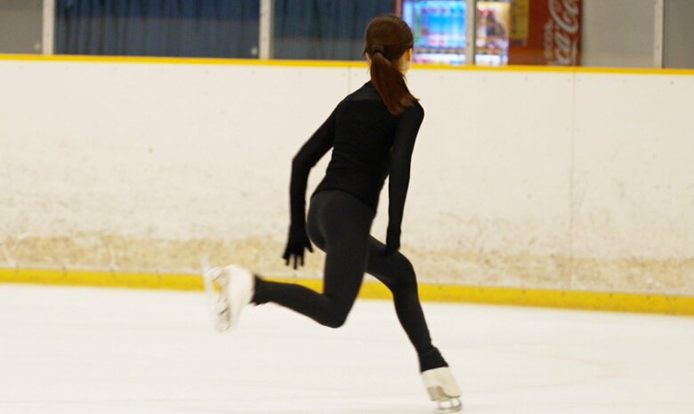 今後のシーズンに向けてトリプルアクセルの練習に励む上薗