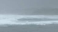 台風7号接近の奄美大島　風雨強まり高波も　航空機やフェリー欠航　生活に影響広がる