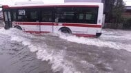 愛知で帰宅時間帯に「線状降水帯」　納車4日目の新車が…動かなくなった車複数台　栄駅構内も水浸しに