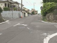 交差点で出合い頭に衝突…自転車乗った男性 軽乗用車にはねられ意識不明の重体 運転の49歳女逮捕