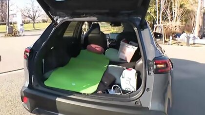 災害時、車中泊するときに知っておきたいこと。エコノミークラス症候群対策と「非常時給電システム」で電源確保も